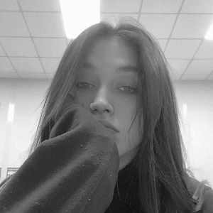 Meet your Posher, Laynie